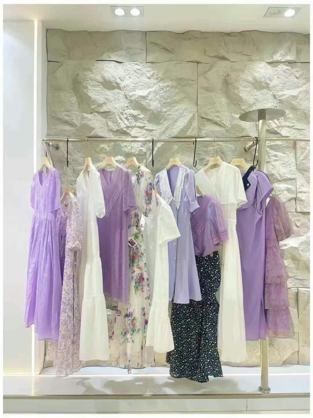 广州前十女装品牌/广州前十女装品牌有哪些-第2张图片